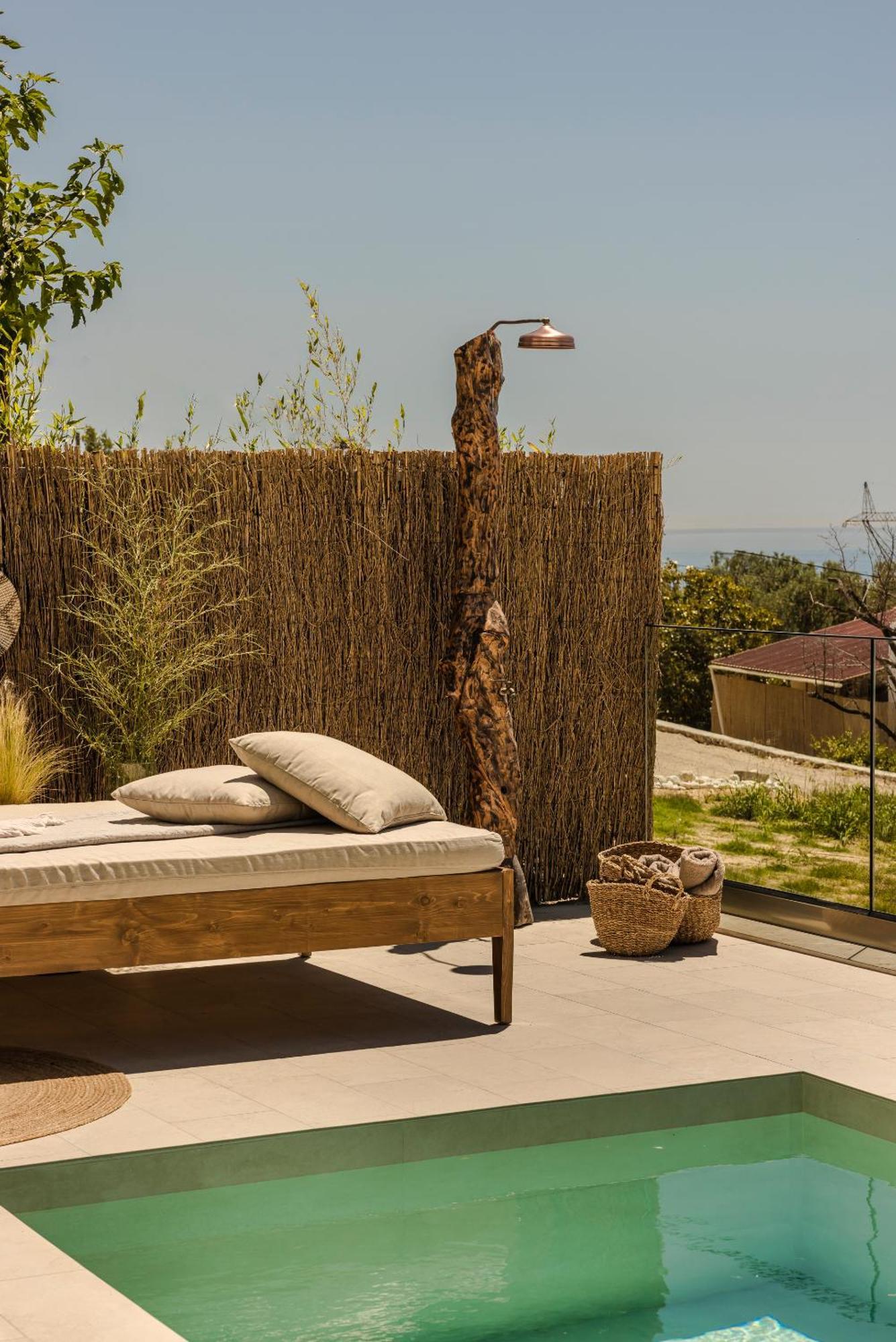 Hilaritas Luxury Suites Sea View, Private Pool & Jacuzzi Paradise Ratzaklíon Exteriör bild