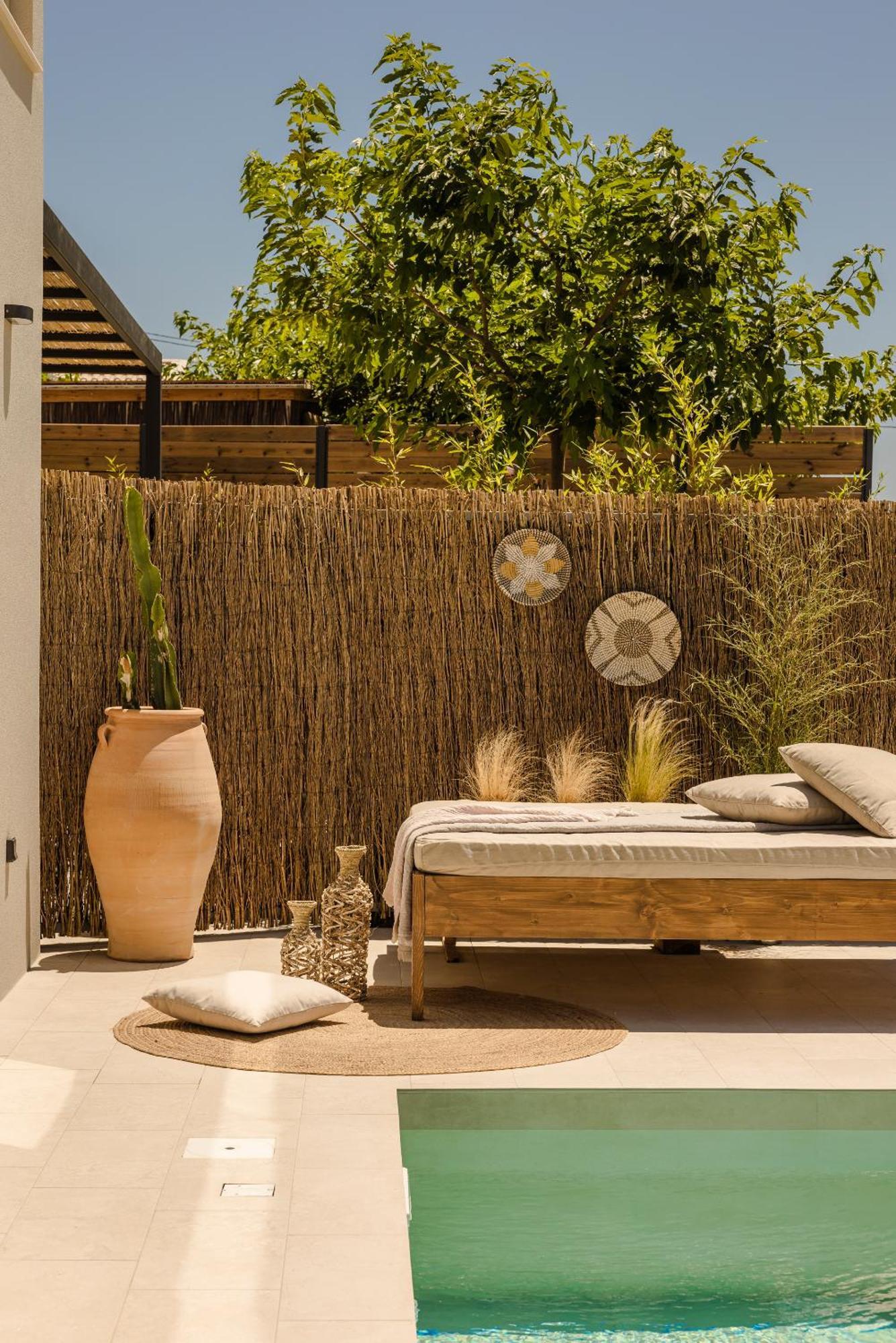 Hilaritas Luxury Suites Sea View, Private Pool & Jacuzzi Paradise Ratzaklíon Exteriör bild