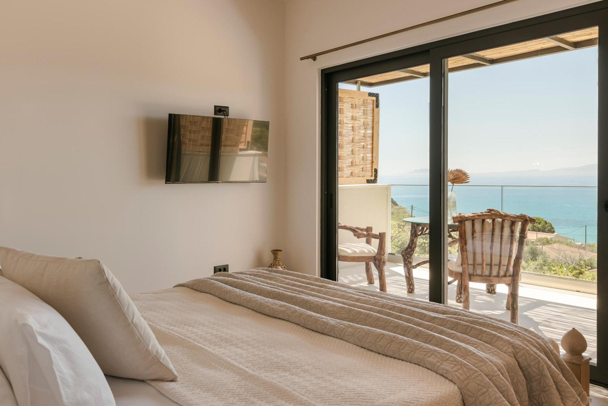 Hilaritas Luxury Suites Sea View, Private Pool & Jacuzzi Paradise Ratzaklíon Exteriör bild